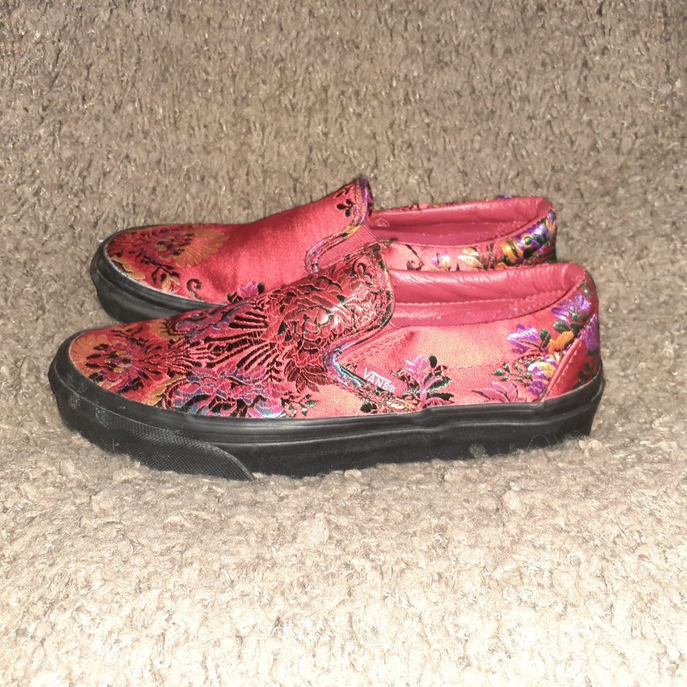 VANS-Classic Slip-On Festival Satin-Red-Size 5.5-Excellent - Picture 2 of 7